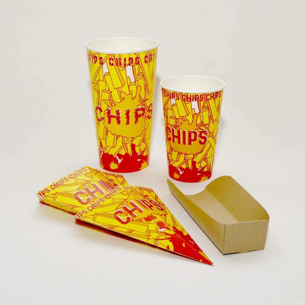 Disponemos de vasos de cartón especialmente diseñados para alimentos, envases para chips en capacidades de 500 c.c y 1000 c.c, conos de cartón para patatas chips en tamaños pequeño y mediano, además de envases kraft ideales para hotdogs. Todos los productos están fabricados con materiales resistentes y aptos para uso alimentario, ofreciendo comodidad y practicidad para negocios de comida rápida, eventos y catering.